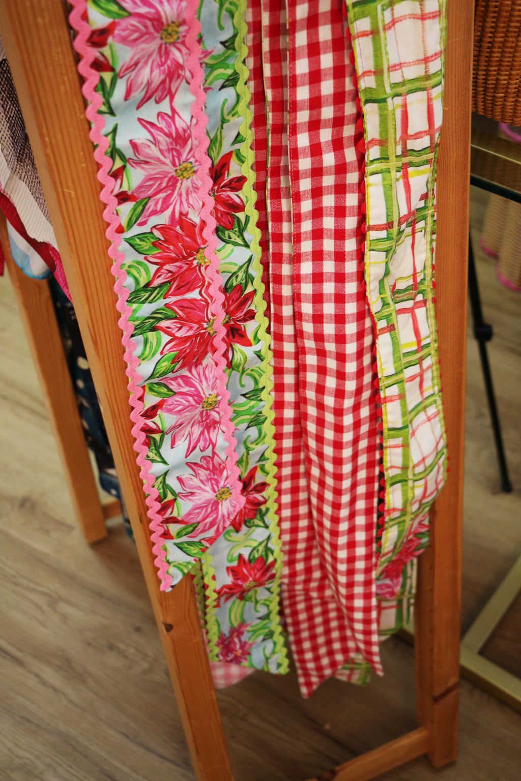 Christmas Wreath Sash – Ric‑Rac Trim